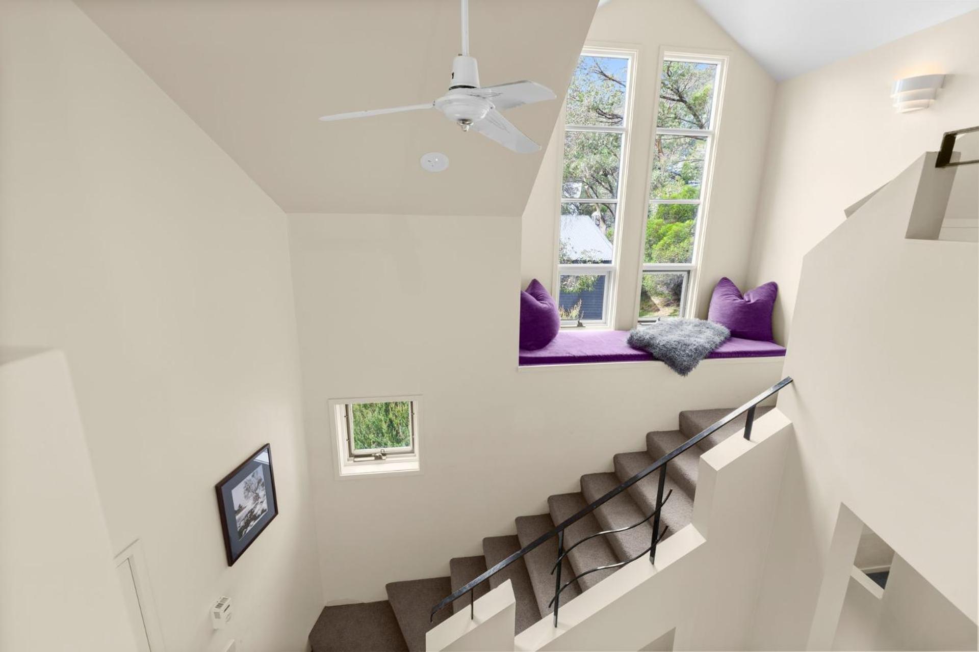 Village Green 2 Bedroom Loft Townhouse With Views Fireplace And Garage Parking Thredbo Esterno foto