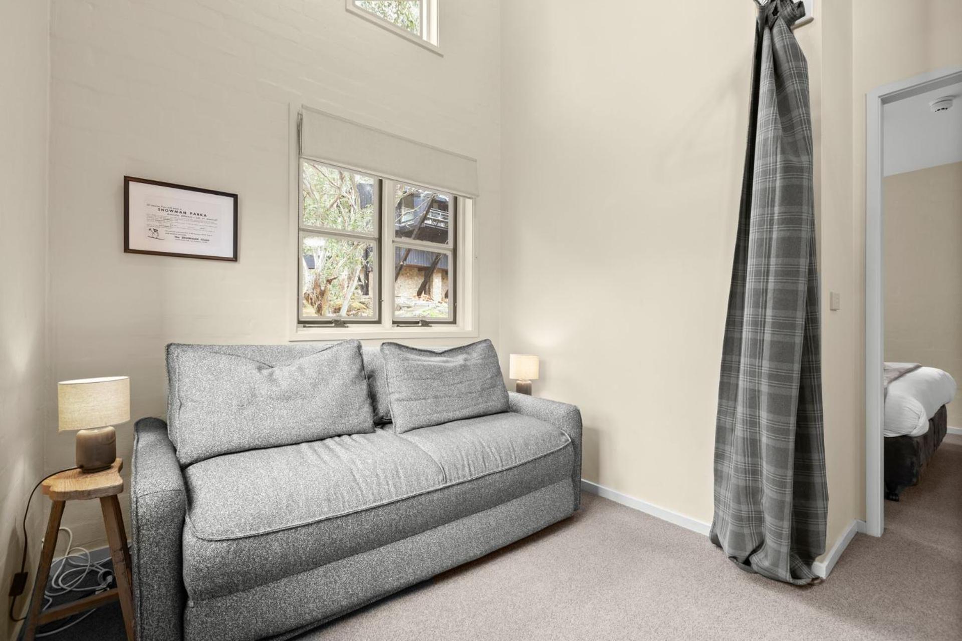 Village Green 2 Bedroom Loft Townhouse With Views Fireplace And Garage Parking Thredbo Esterno foto