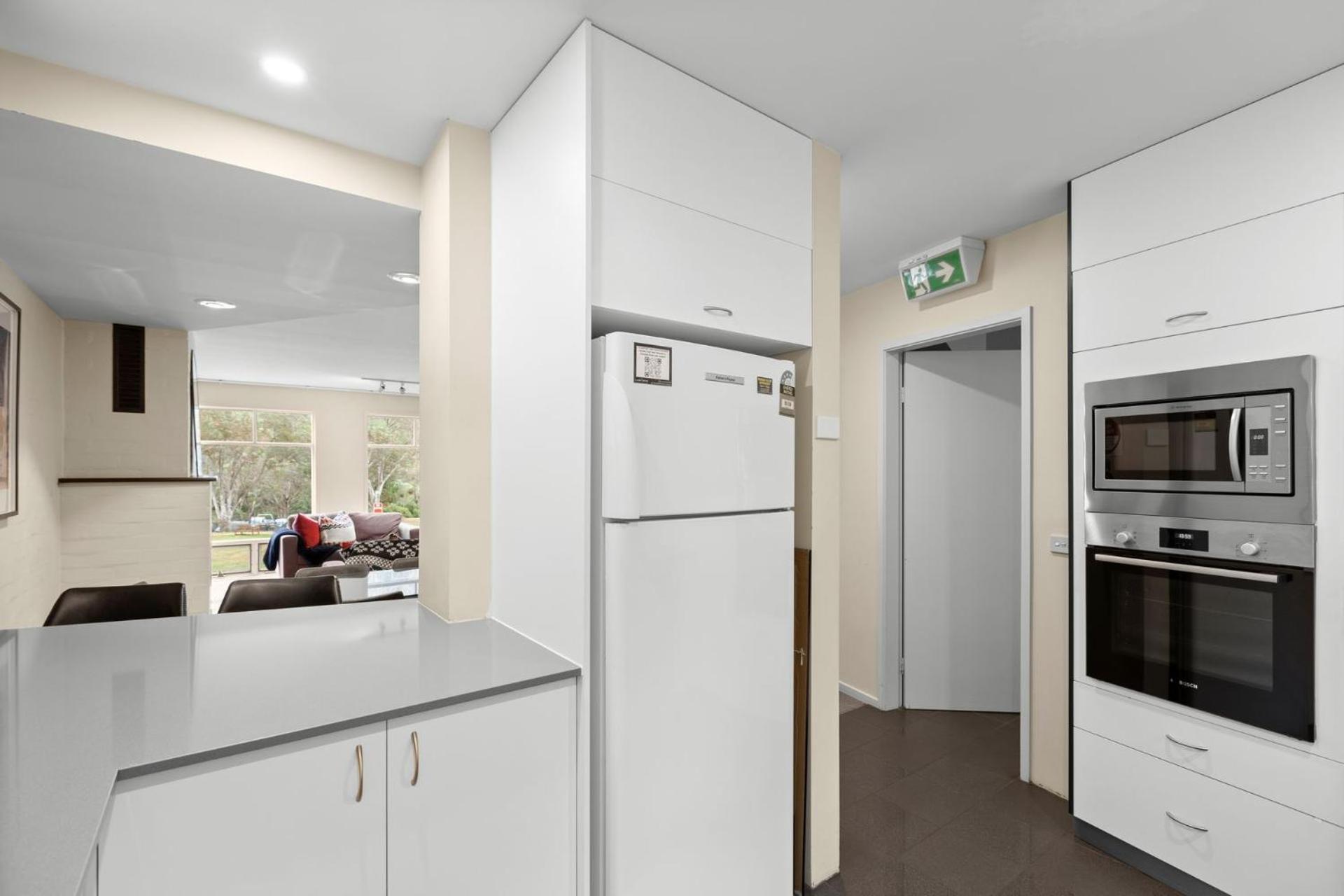 Village Green 2 Bedroom Loft Townhouse With Views Fireplace And Garage Parking Thredbo Esterno foto
